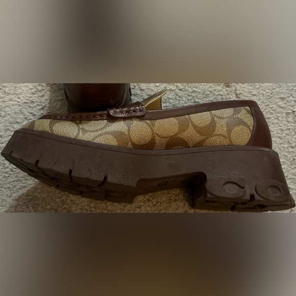 Great Coach loafers. Size 8. Near new - Picture 4 of 5